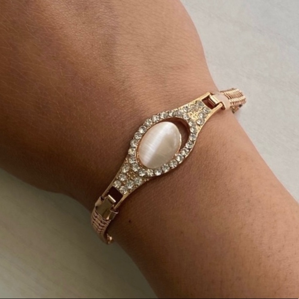 Gold bracelet